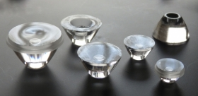 自社設計による高照度化を実現